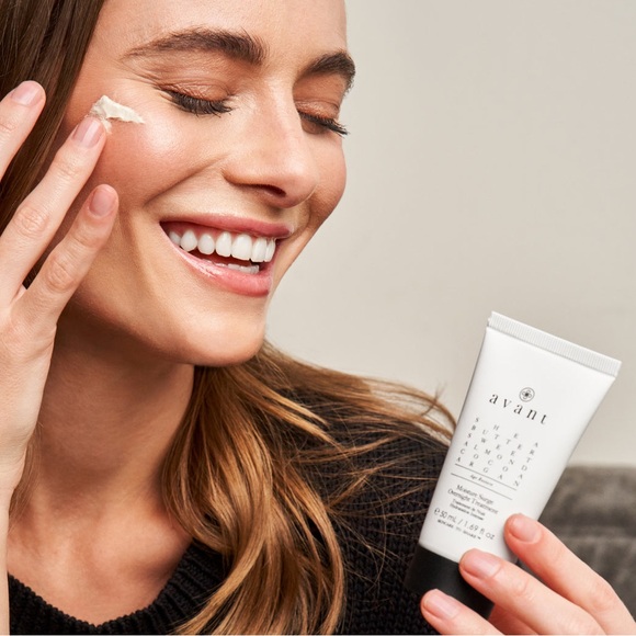 🩷BRAND NEW AVANT BUNDLE MOISTURE SURGE OVERNIGHT TREATMENT RESOTRING SERUM - Picture 3 of 9